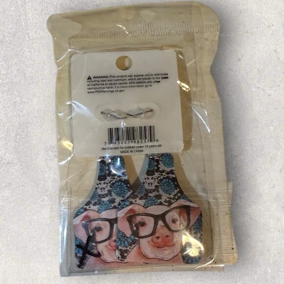 Isabella Pig in Glasses Earrings - Pink and Blue NWT - Picture 2 of 3